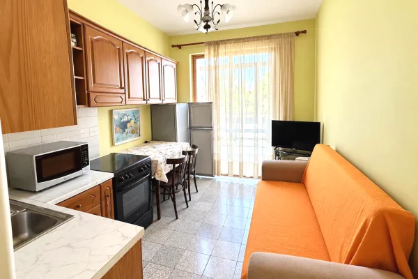 Shtepi me qera Apartament ne Tirane, 2+1, Mobilimi E mobiluar, Pagesa 50,000  Leke.
