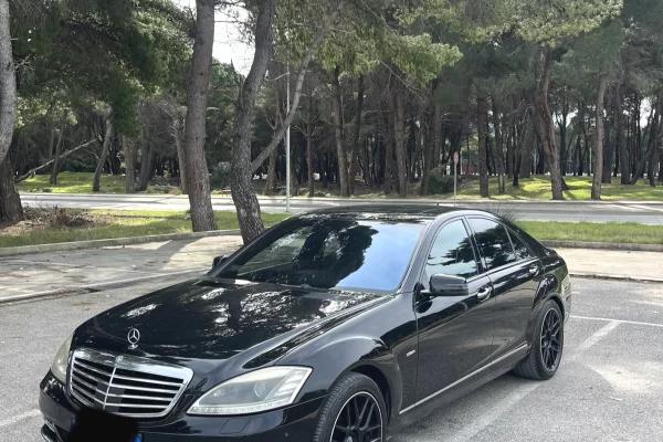 Makina ne shitje ne Vlore - 9,500 Euro
