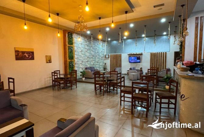 Ambiente Commerciale in Affitto 2+1 a Tirana - 499 Euro