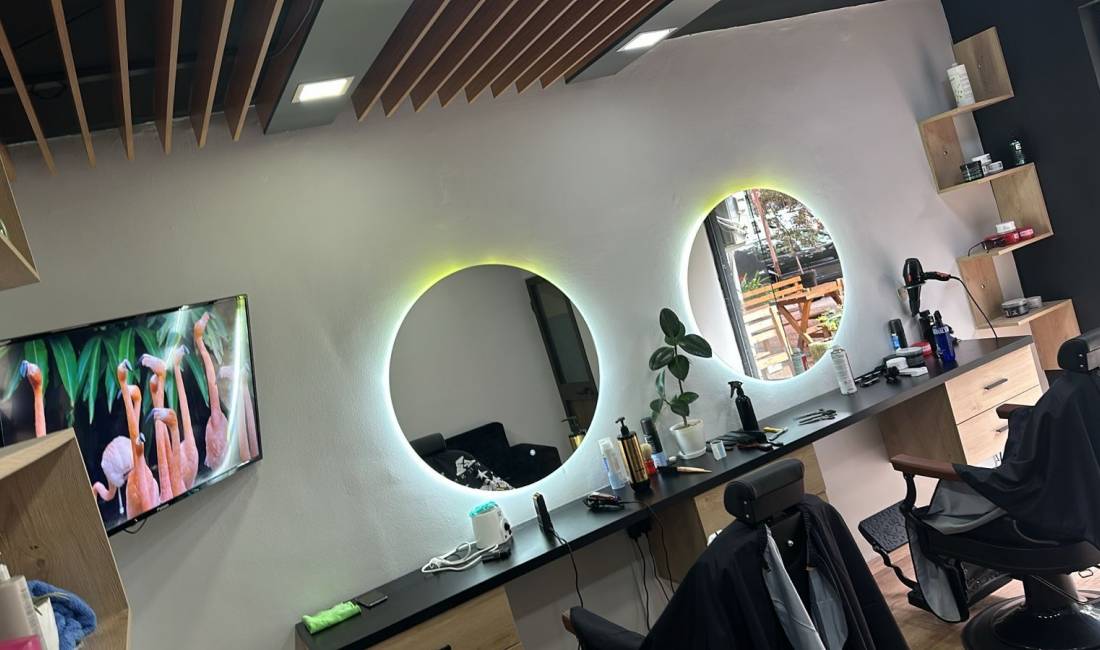 Shitje biznesi, sallon berberi Ali Dem