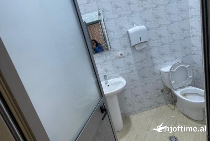 Ambient biznesi me qera 