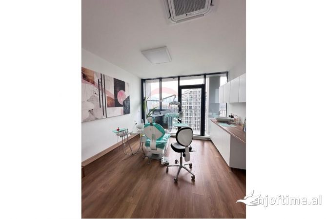 Klinike Dentare ne shitje tek Lake View