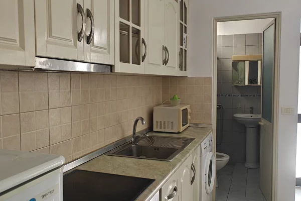 Shtepi me qera Apartament ne Tirane, 1+1, Mobilimi E mobiluar, Pagesa 35,000  Leke.