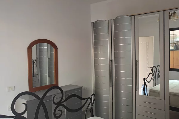 Shtepi me qera Apartament ne Tirane, 1+1, Mobilimi E mobiluar, Pagesa 35,000  Leke.