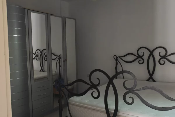 Shtepi me qera Apartament ne Tirane, 1+1, Mobilimi E mobiluar, Pagesa 35,000  Leke.