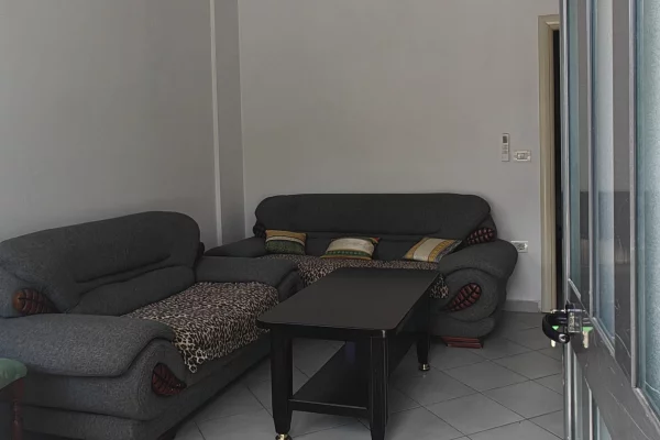 Shtepi me qera Apartament ne Tirane, 1+1, Mobilimi E mobiluar, Pagesa 35,000  Leke.