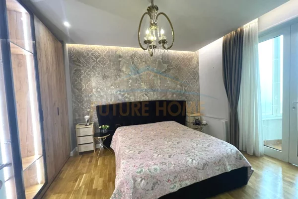 Shtepi ne shitje Apartament ne Tirane, 3+1, Mobilimi E mobiluar, Pagesa 390,000  Euro.