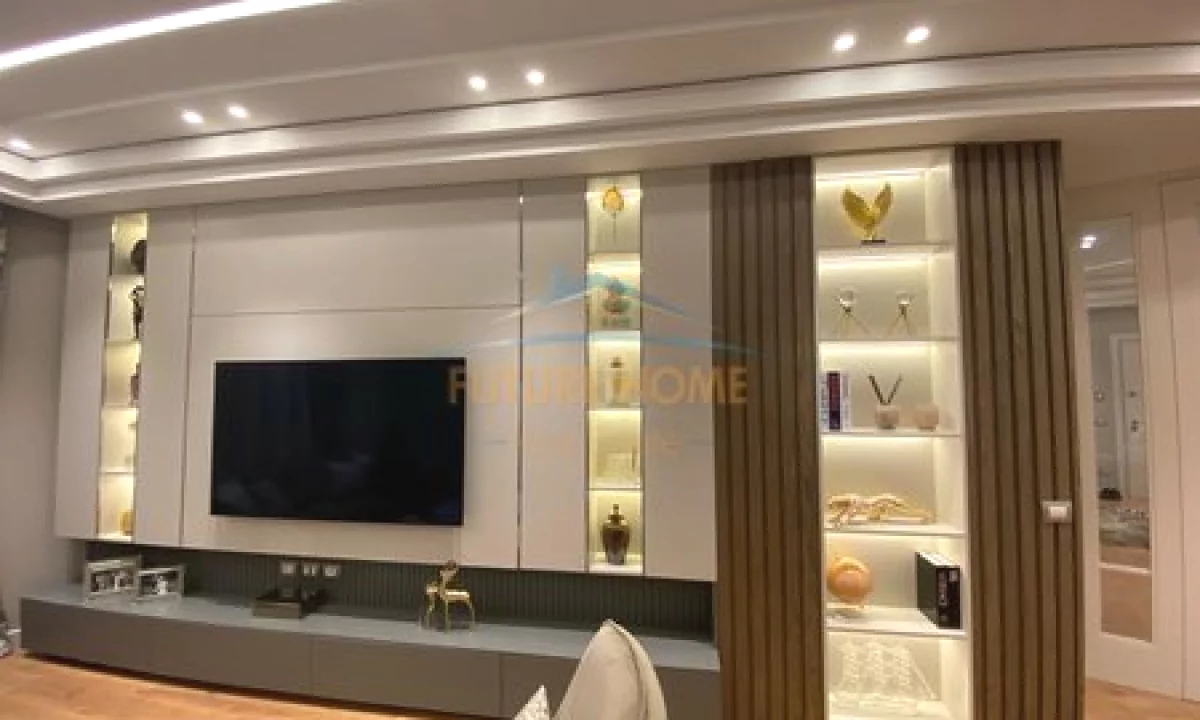 Shtepi ne shitje Apartament ne Tirane, 2+1, Mobilimi E mobiluar, Pagesa 355,000  Euro.