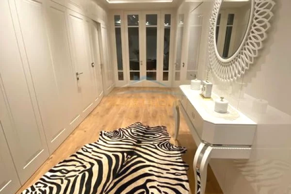 Shtepi ne shitje Apartament ne Tirane, 2+1, Mobilimi E mobiluar, Pagesa 355,000  Euro.