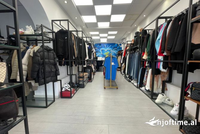 Ambiente Commerciale in Vendita 1+1 a Tirana - 6,000 Euro