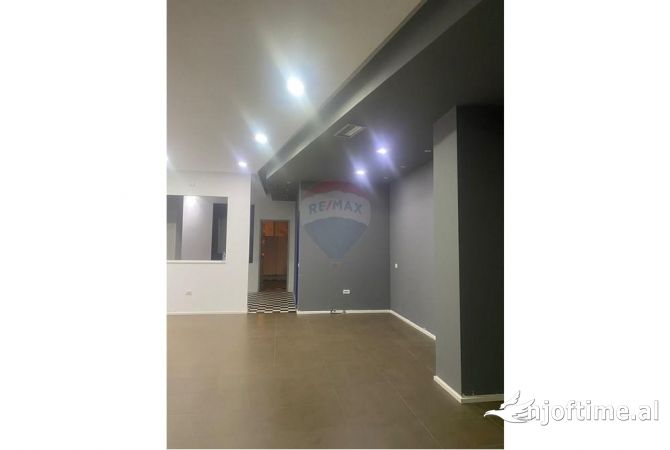 AMBIENT PER QIRA , PALLATI ME SHIGJETA!