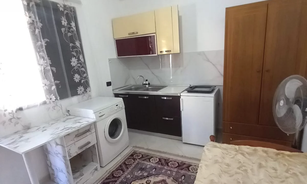 Shtepi me qera Shtepi Private ne Tirane, Garsoniere, Mobilimi E mobiluar, Pagesa 22,000  Leke.