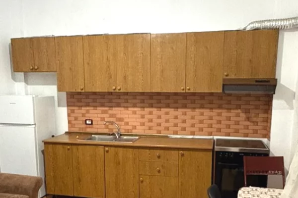 Garzoniere, 30.000 lek, Myslym shyri 