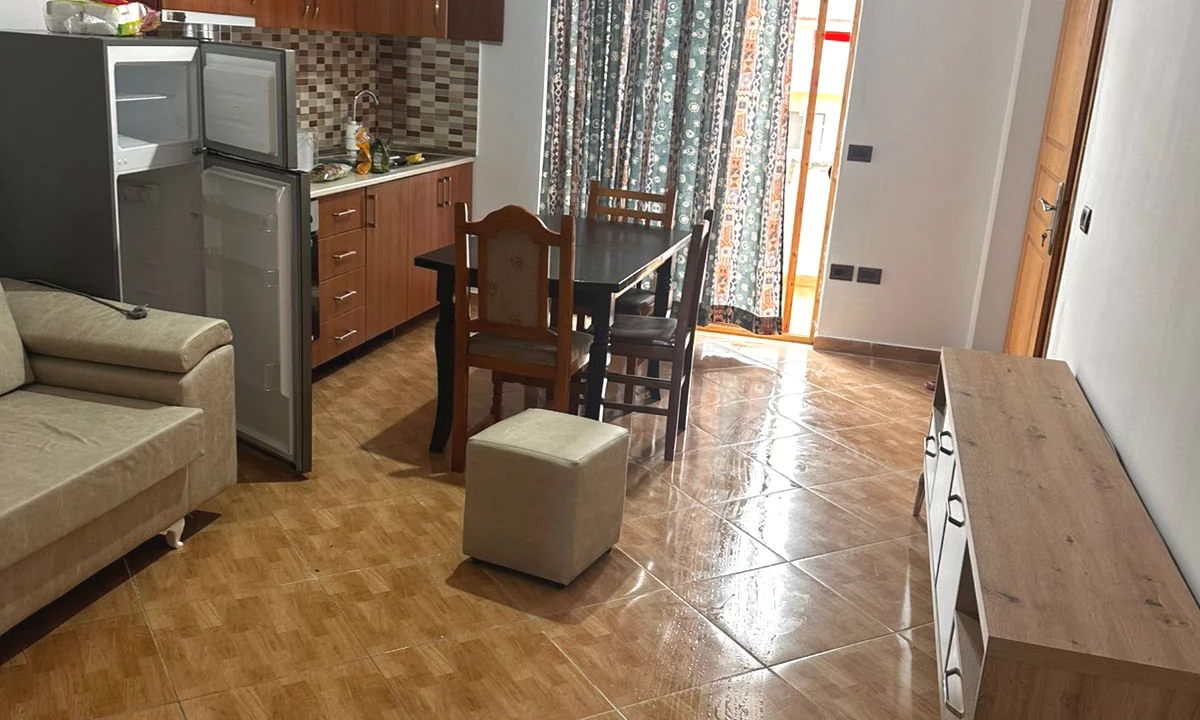 Shtepi me qera Apartament ne Tirane, 1+1, Mobilimi E mobiluar, Pagesa 35,000  Leke.