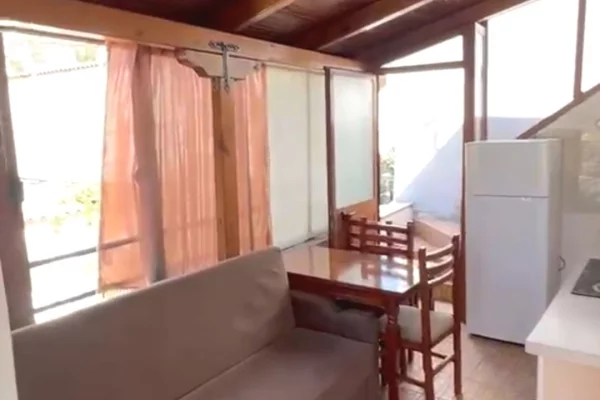Shtepi me qera 1+1 ne Tirane - 30,000 Leke