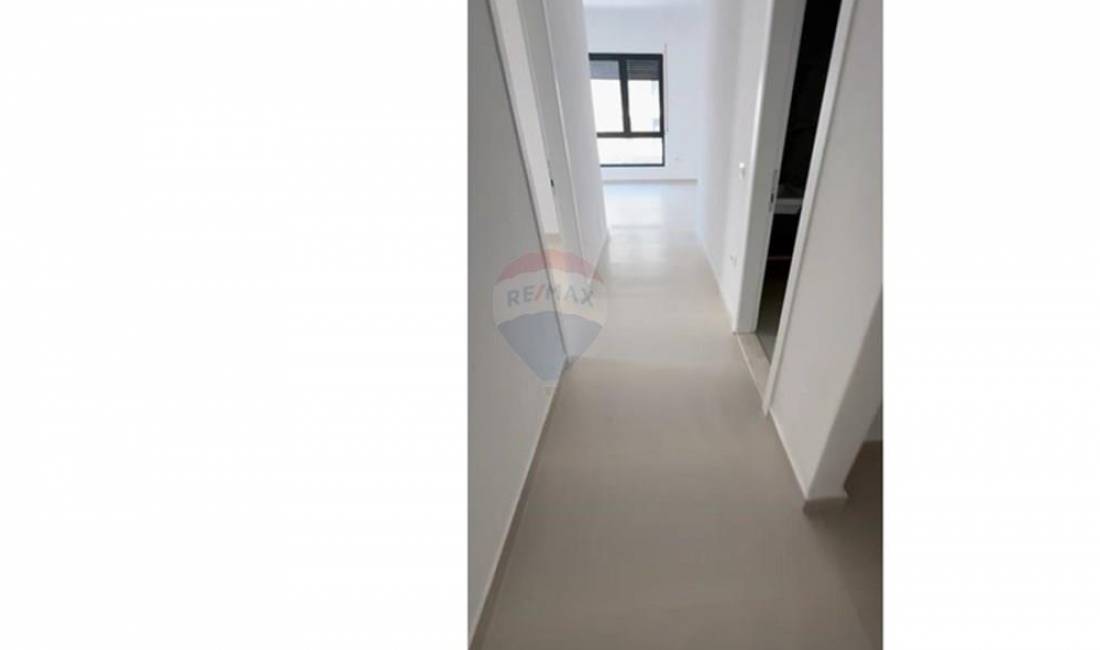 Jepet me qira ambient per zyra ne Porcelan