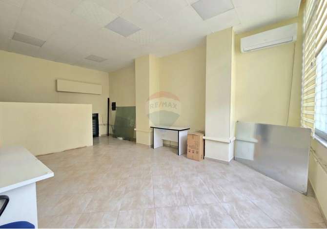 Business Property for Rent 3+1 in Tirana - 900 Euro