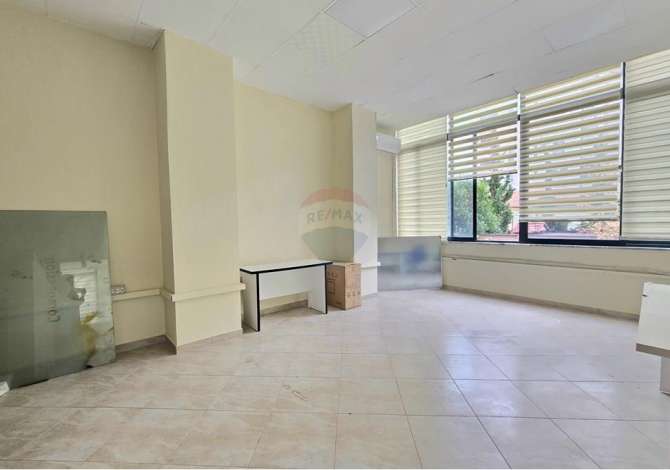 Business Property for Rent 3+1 in Tirana - 900 Euro