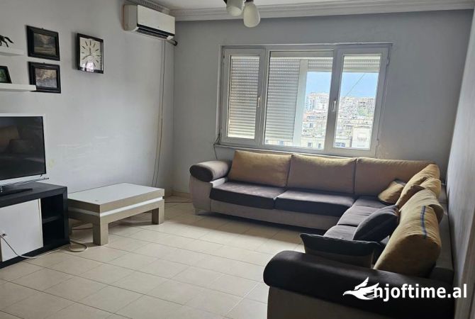 APARTAMENT 3+1+2 PER SHITJE NE LAPRAKE