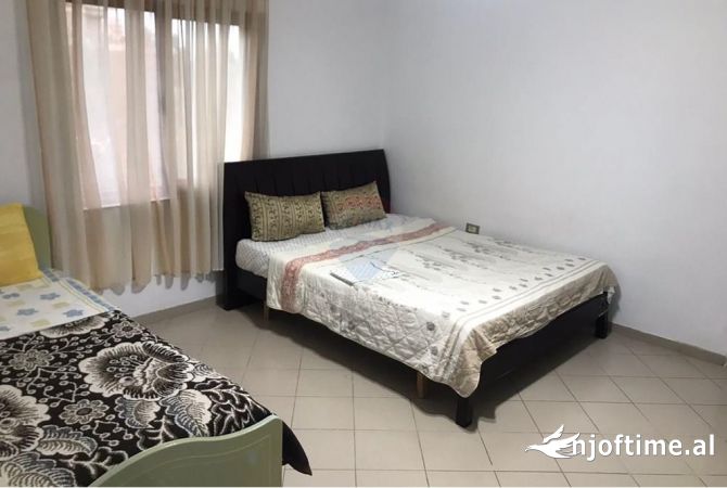 Shtepi me qera Apartament ne Tirane, 2+1, Mobilimi E mobiluar, Pagesa 40,000  Leke.