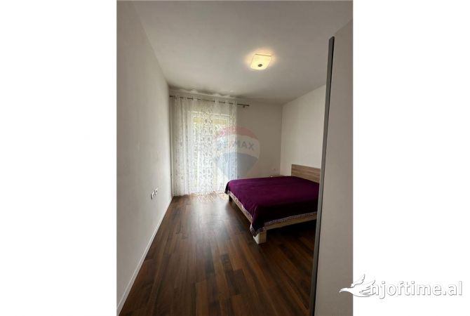 Shtepi me qera Apartament ne Tirane, 1+1, Mobilimi E mobiluar, Pagesa 500  Euro.