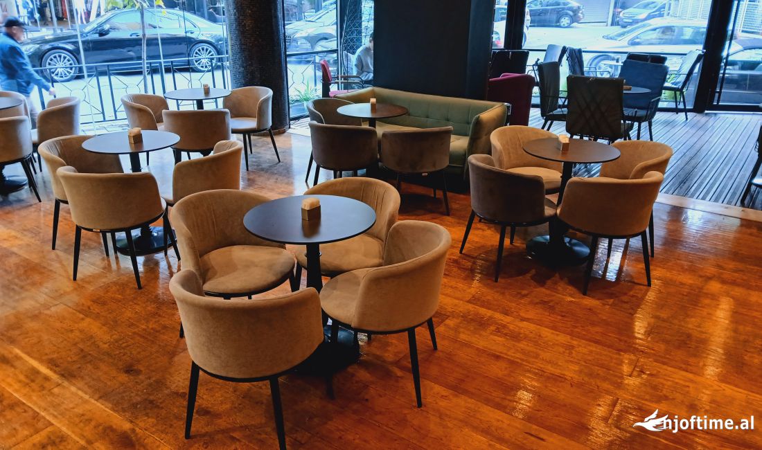 BAR-KAFE PER SHITJE TEK QENDRA KRISTAL CENTER