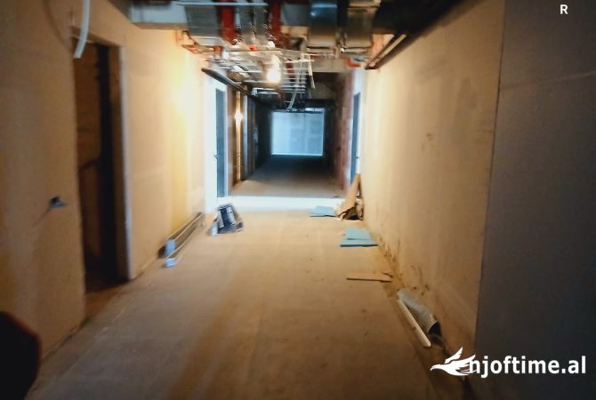 Appartamento in vendita a Tirana 1+1, Vuoto