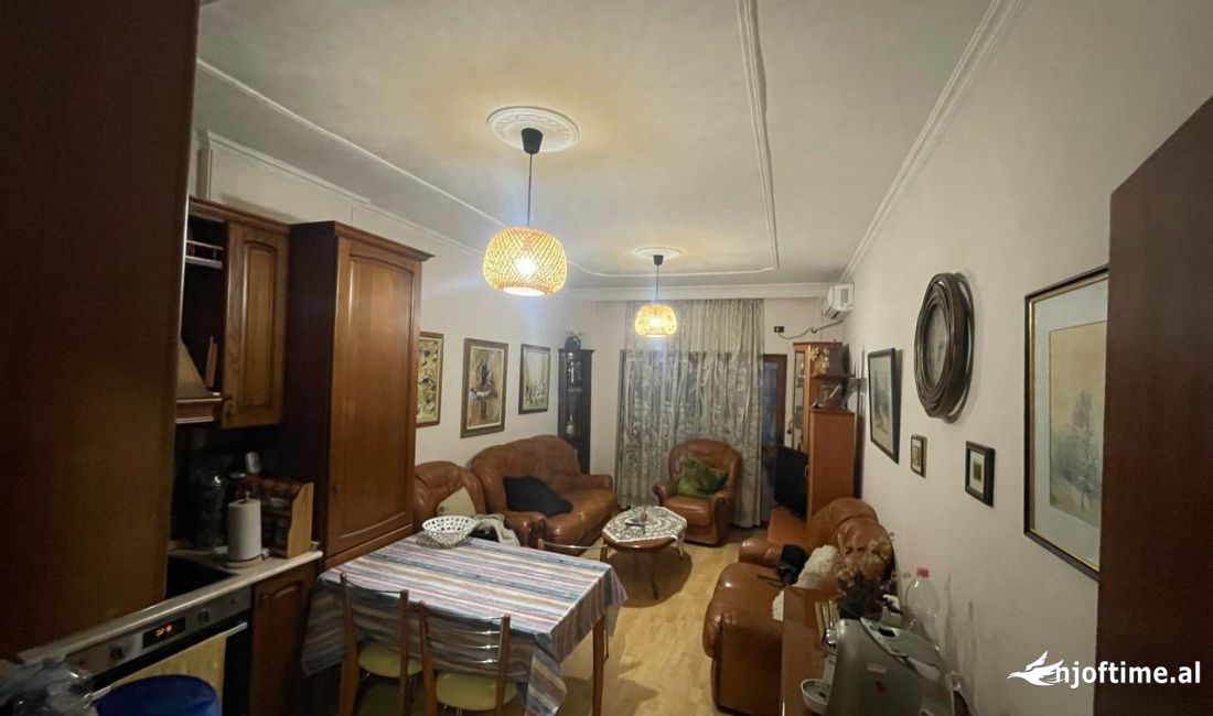 Appartamento in vendita a Tirana 3+1, Arredato