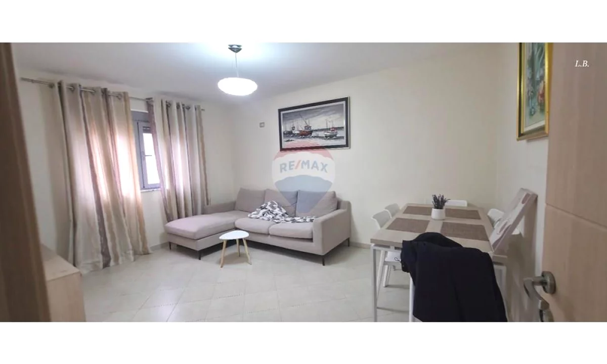 Appartamento in vendita a Tirana 1+1, Arredato