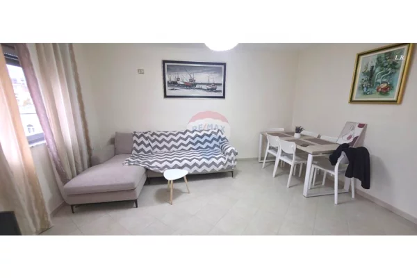 Appartamento in vendita a Tirana 1+1, Arredato