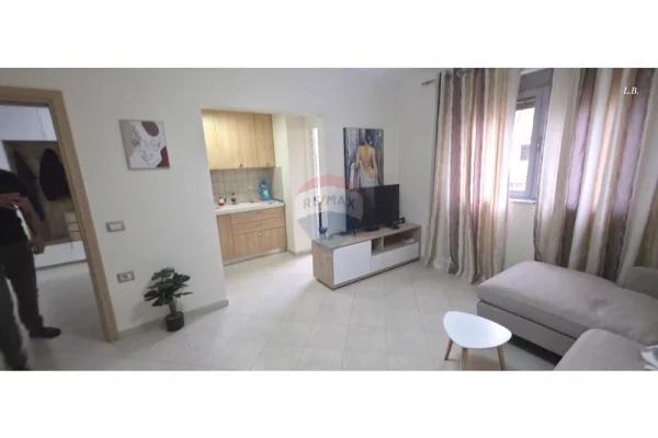 Appartamento in vendita a Tirana 1+1, Arredato