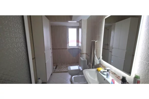 Appartamento in vendita a Tirana 1+1, Arredato