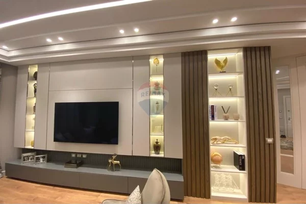 Appartamento in vendita a Tirana 3+1, Arredato