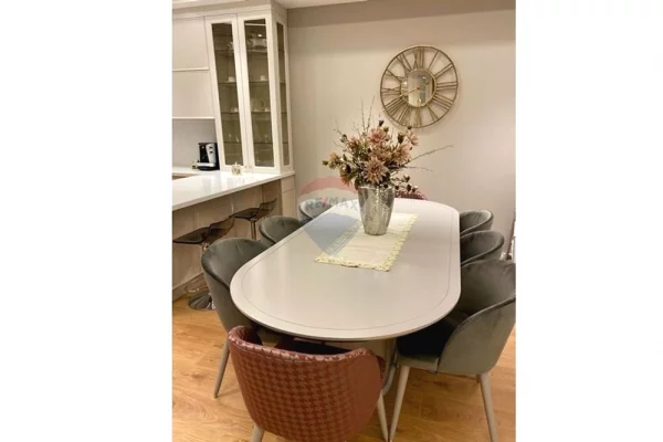 Appartamento in vendita a Tirana 3+1, Arredato