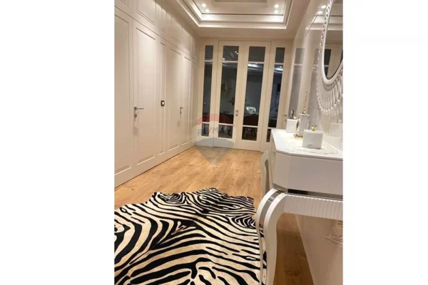 Appartamento in vendita a Tirana 3+1, Arredato