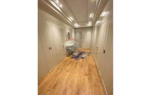 Appartamento in vendita a Tirana 3+1, Arredato