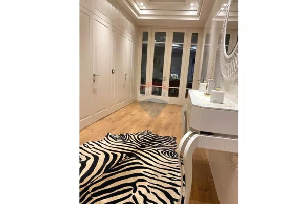 Appartamento in vendita a Tirana 3+1, Arredato