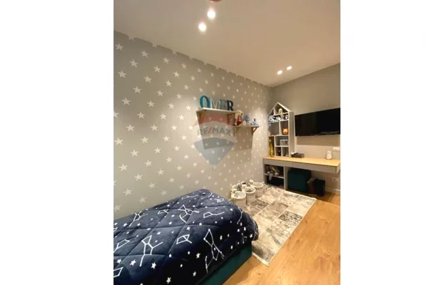 Appartamento in vendita a Tirana 3+1, Arredato