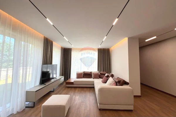 House for Rent 4+1 in Tirana - 4,000 Euro