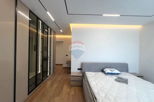 Shtepi me qera Vila Luksoze ne Tirane, 4+1, Mobilimi E mobiluar, Pagesa 4,000  Euro.