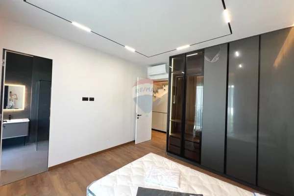 Shtepi me qera Vila Luksoze ne Tirane, 4+1, Mobilimi E mobiluar, Pagesa 4,000  Euro.