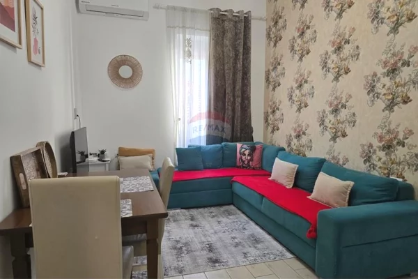 Shtepi me qera Apartament ne Tirane, 1+1, Mobilimi E mobiluar, Pagesa 600  Euro.