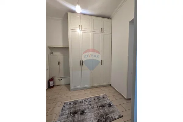 Shtepi me qera Apartament ne Tirane, 1+1, Mobilimi E mobiluar, Pagesa 600  Euro.
