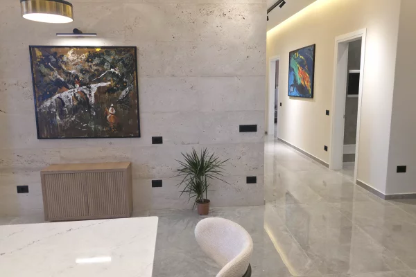 Shtepi me qera Apartament ne Tirane, 3+1, Mobilimi E mobiluar, Pagesa 3,000  Euro.