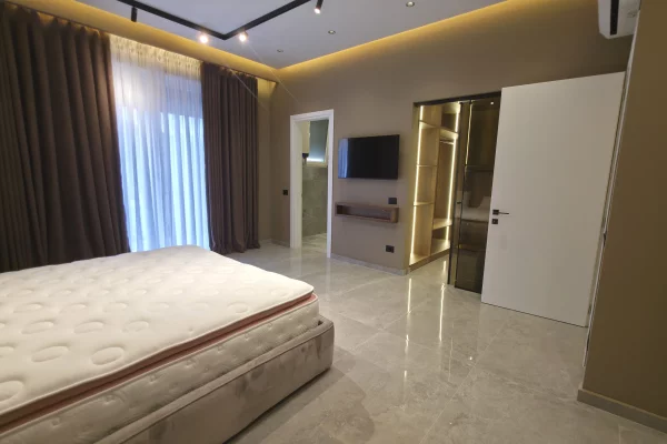 Shtepi me qera Apartament ne Tirane, 3+1, Mobilimi E mobiluar, Pagesa 3,000  Euro.