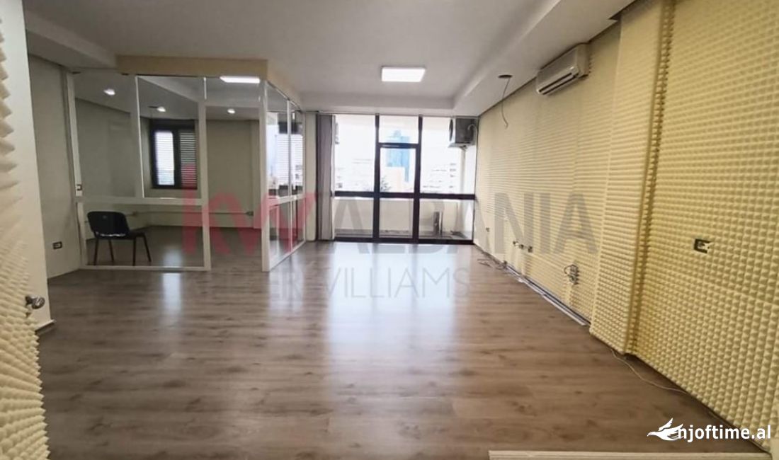 Jepet me qira zyre ne ish Bllok