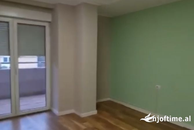 Apartament 3+1+2 per Zyre me Qira ne Rrugen e Elbasanit, prane Ambasades Amerikane