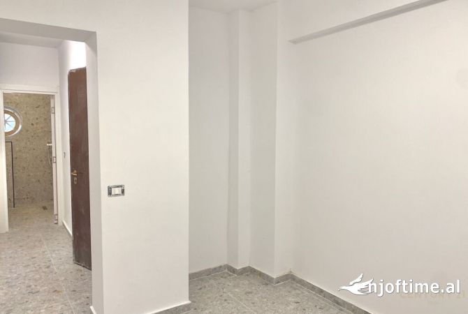 Business Property for Rent 1+1 in Tirana - 600 Euro