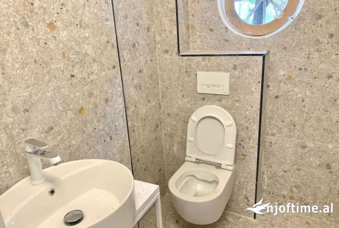 Business Property for Rent 1+1 in Tirana - 600 Euro