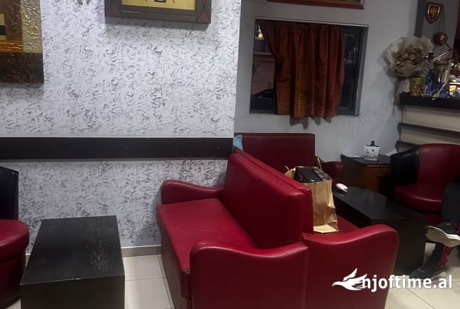 Ambiente Commerciale in Affitto 2+1 a Tirana - 1,500 Euro